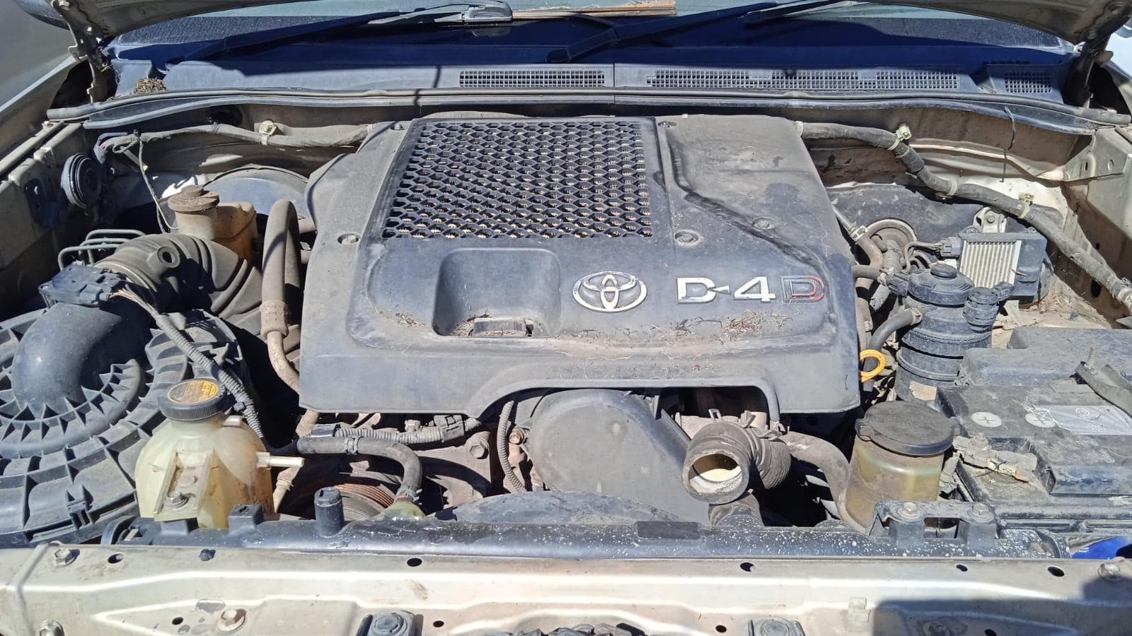 Toyota Hilux · — image 6