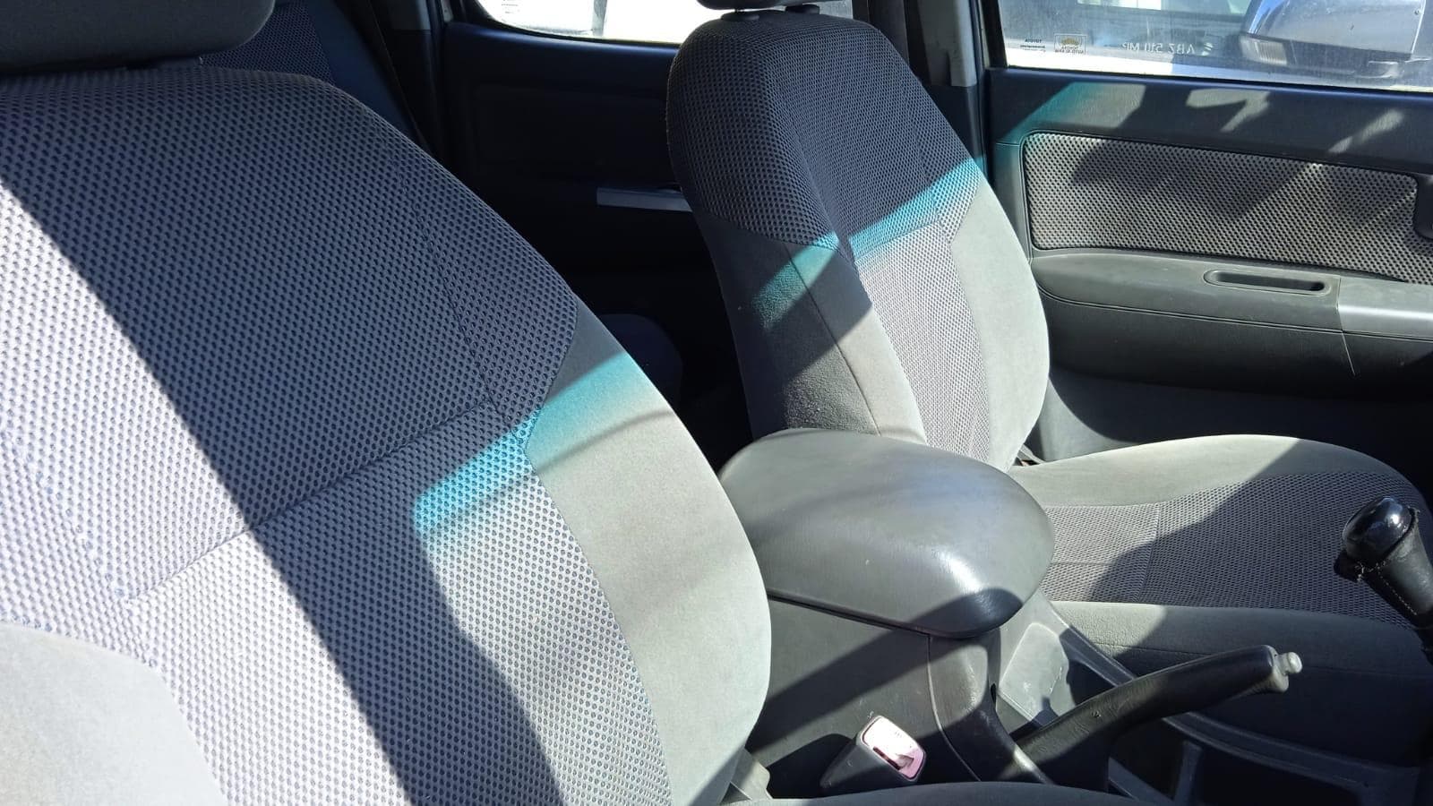 Toyota Hilux · — image 7