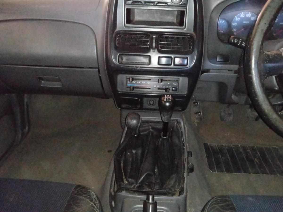 NIssan Hardbody · — imagem 12