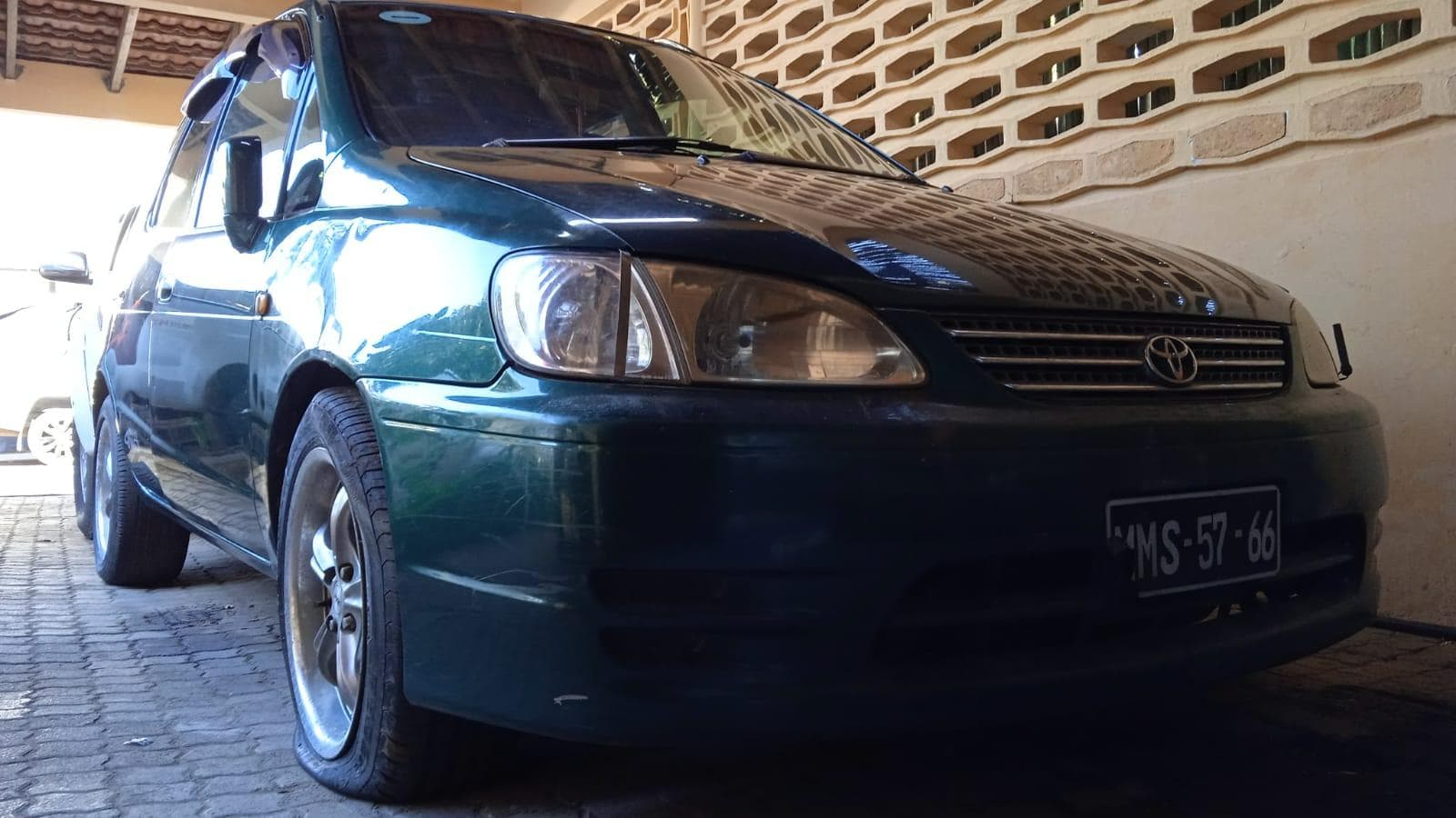 Toyota Spacio ·
