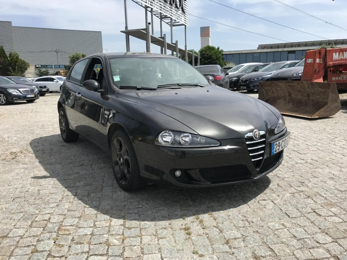 Alfa Romeo 147 1.6 16v · Ano 2006 — imagem 1