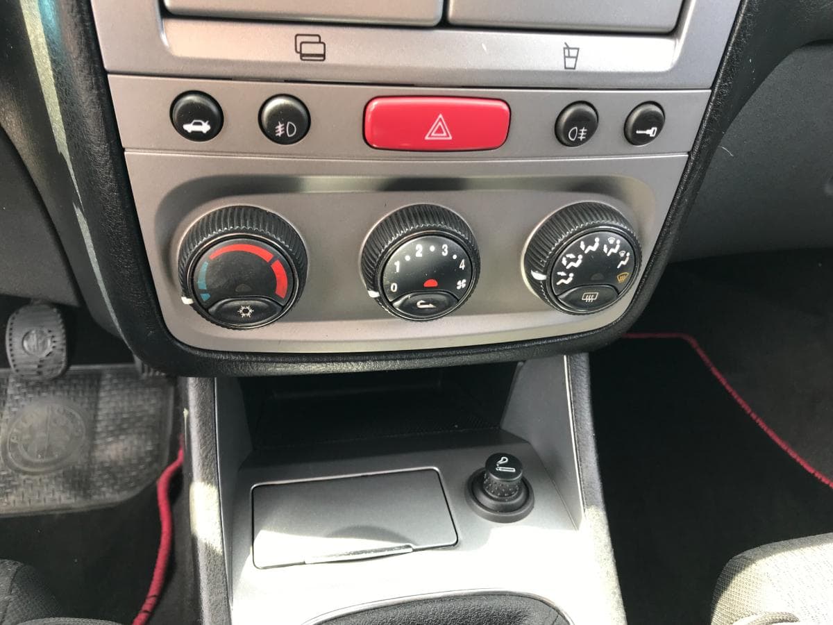 Alfa Romeo 147 1.6 16v · Ano 2006 — imagem 16