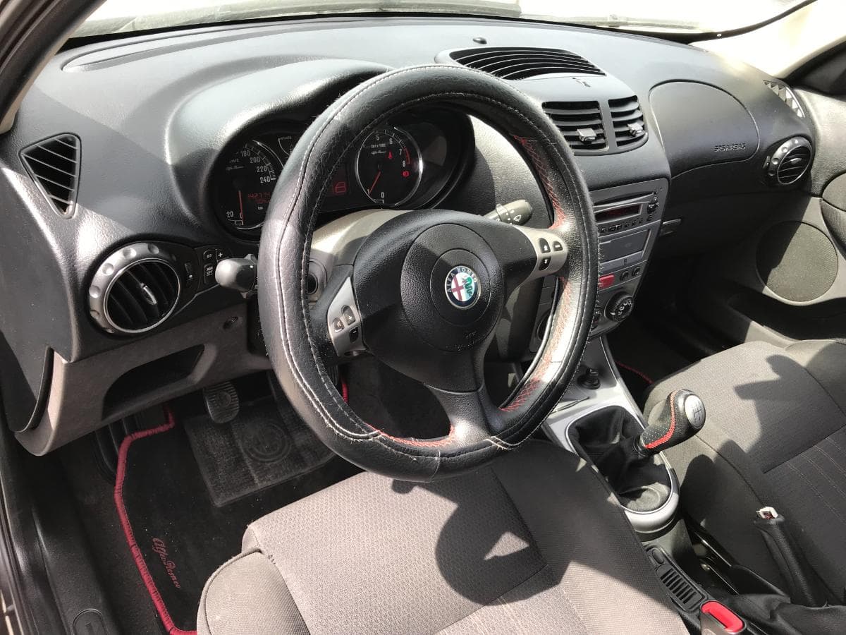 Alfa Romeo 147 1.6 16v · Ano 2006 — imagem 29