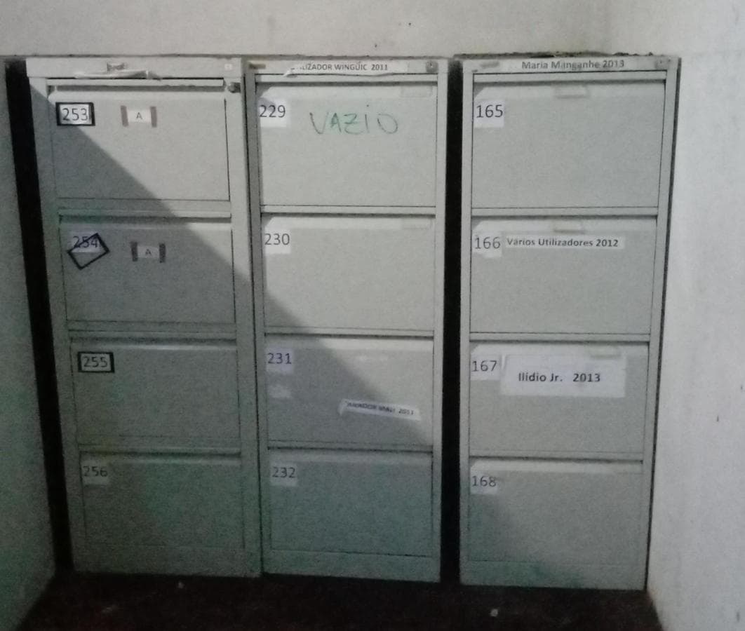 Mobiliário de escritório ·