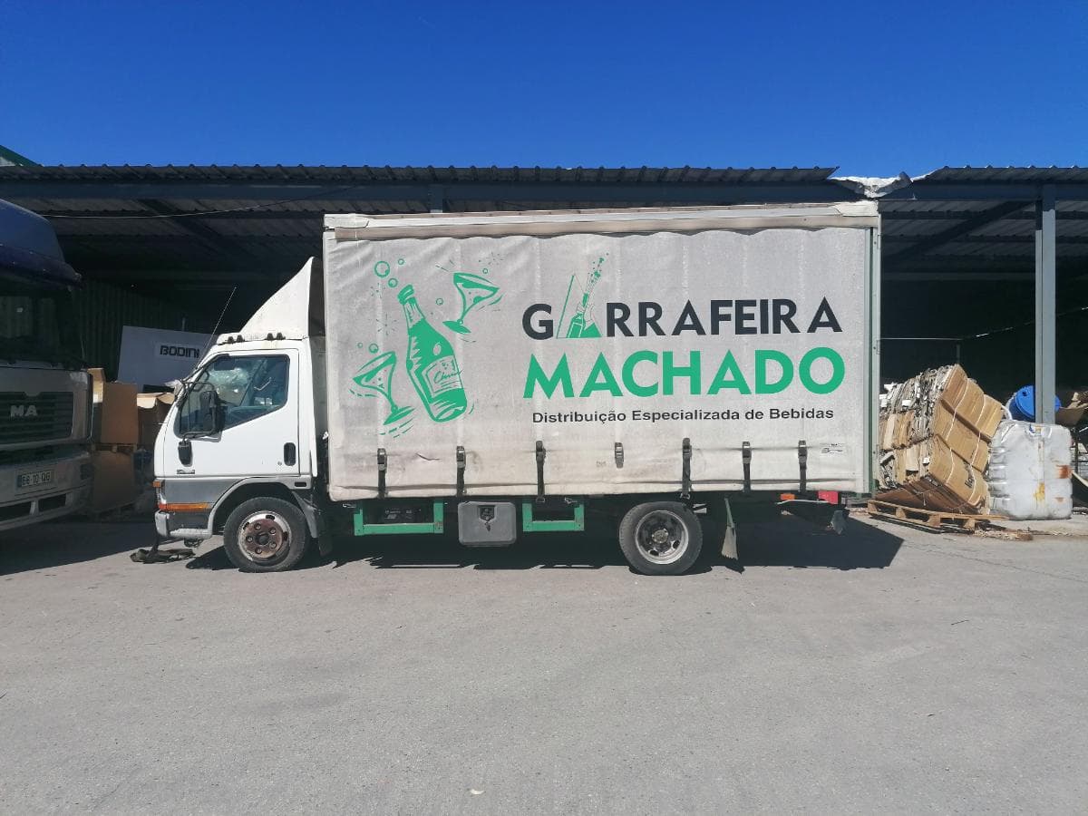 Mitsubishi Canter — image 2