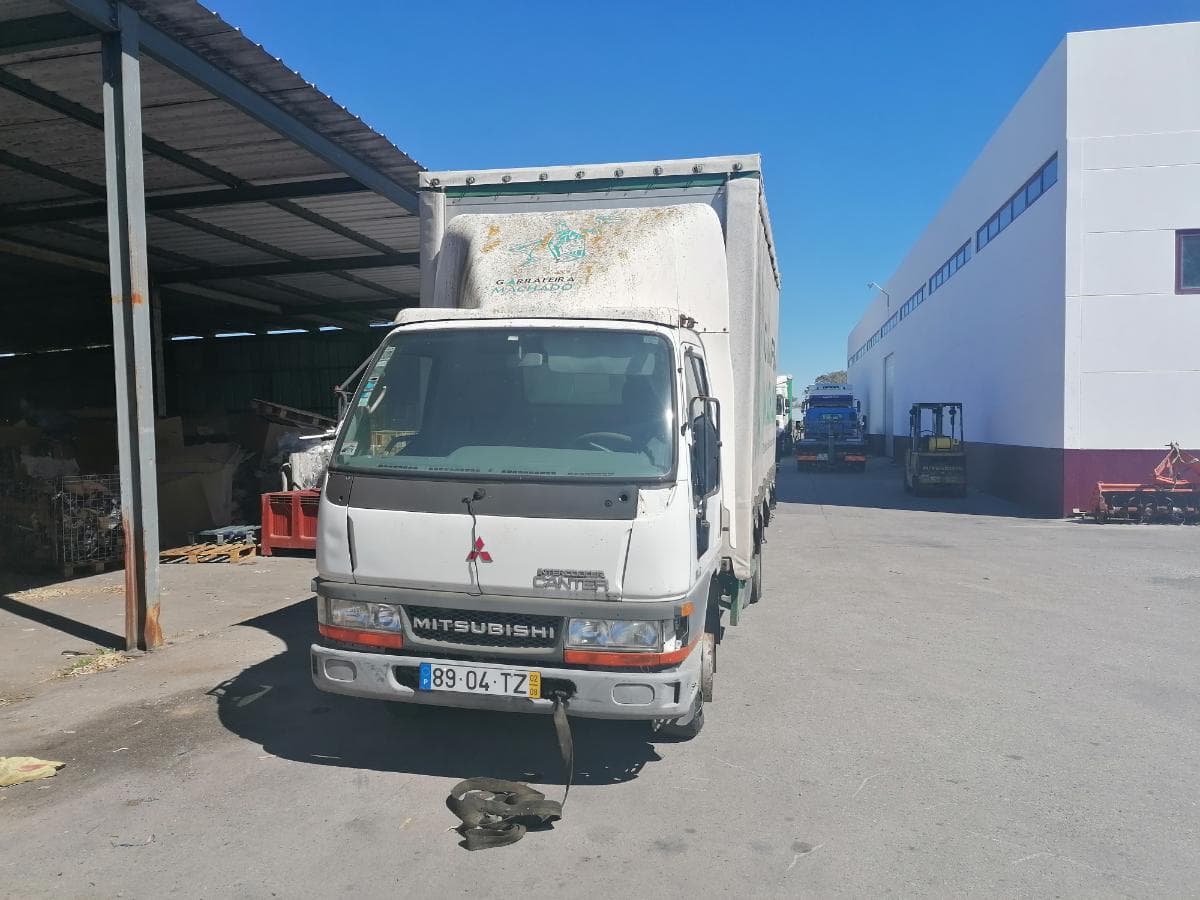 Mitsubishi Canter — image 6
