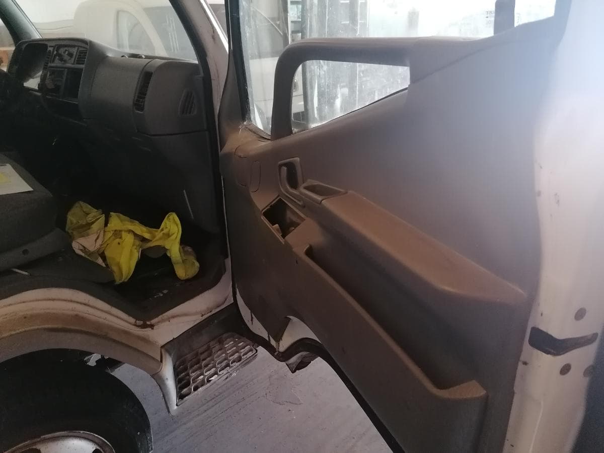 Mitsubishi Canter — image 14