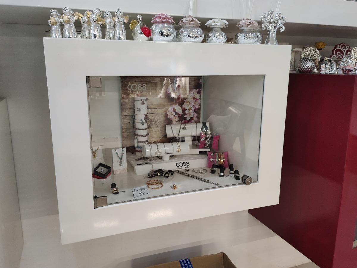 Ourivesaria, Bijuteria e Merchandising · Artigos De Decoração e Acessórios — image 13
