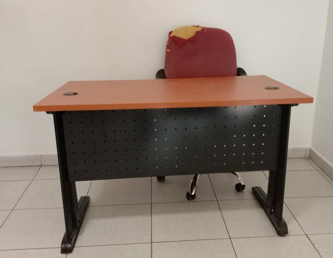 Mobilia de escritório ·