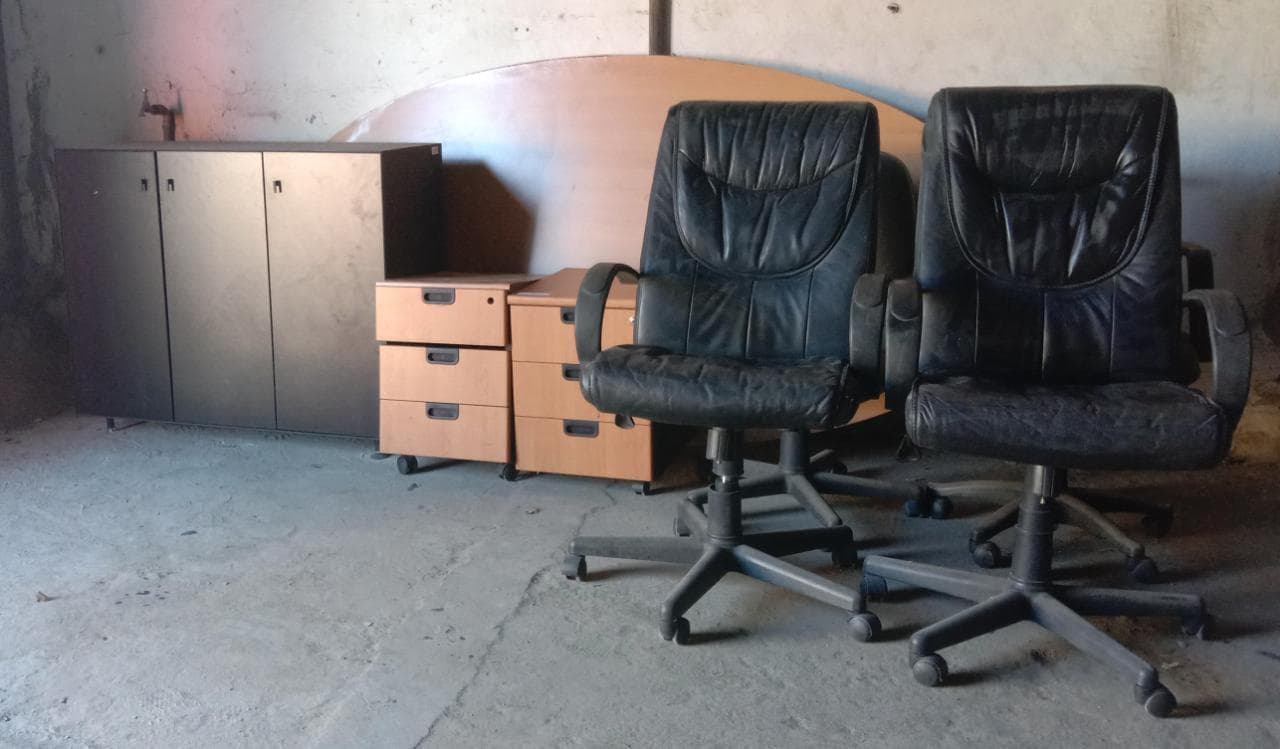 Mobiliario de oficina ·