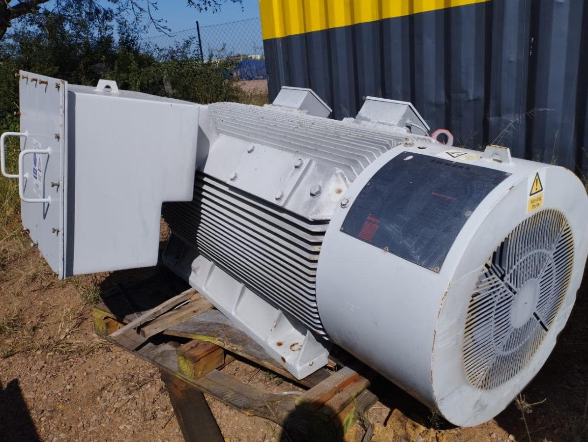 Motor elétrico industrial · — imagem 1