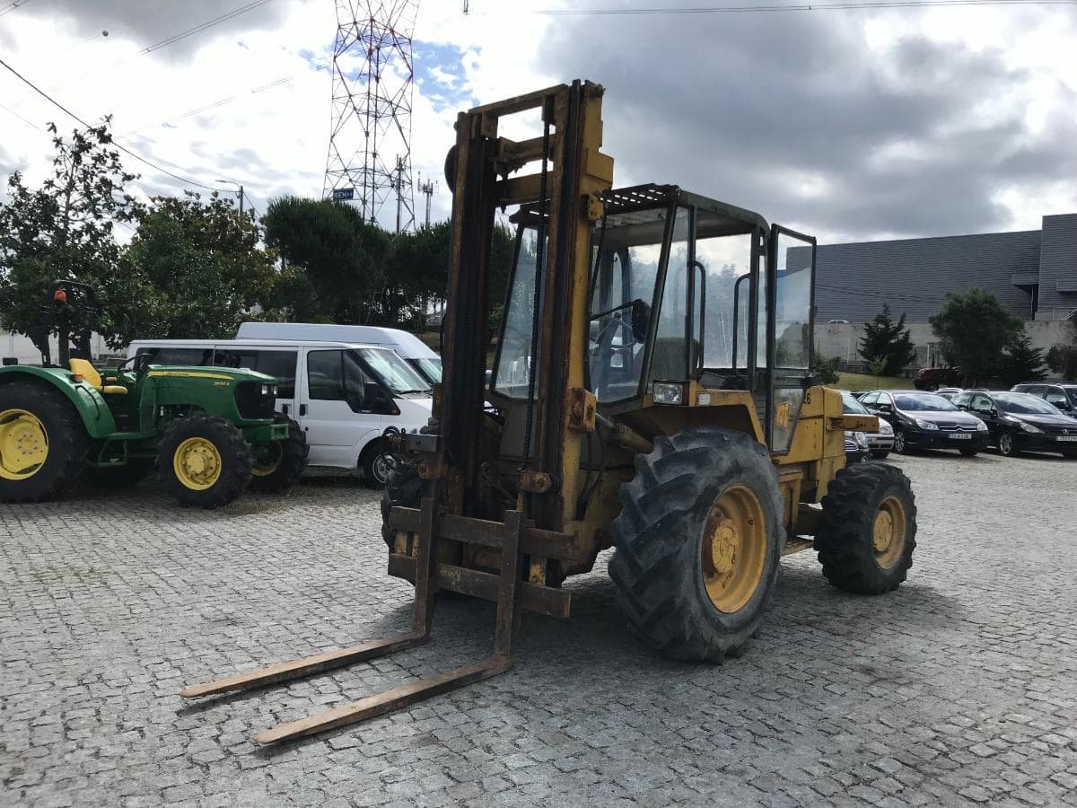 Empilhador JCB 926 4x4 — imagem 2