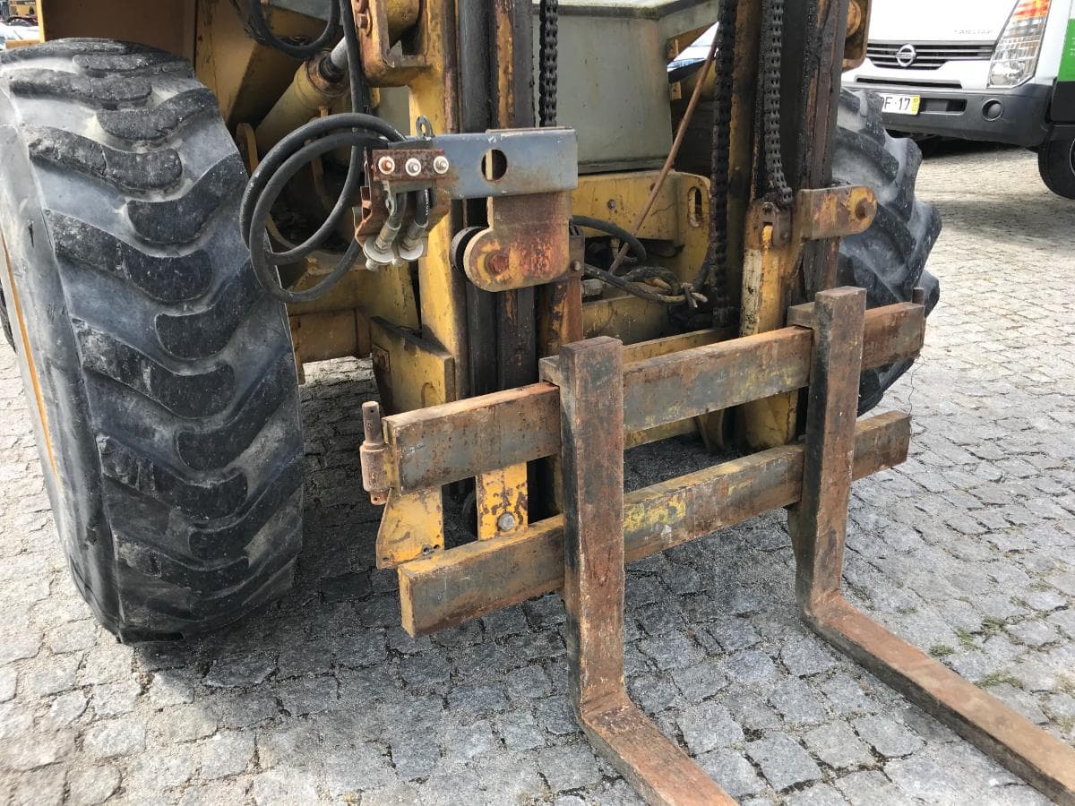 Empilhador JCB 926 4x4 — imagem 3