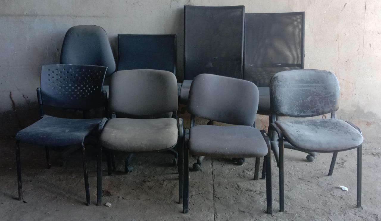 Mobiliário de escritório ·