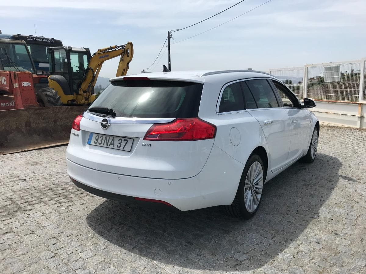 Opel Insígnia 2.0TDCI · Ano 2012 — imagem 4