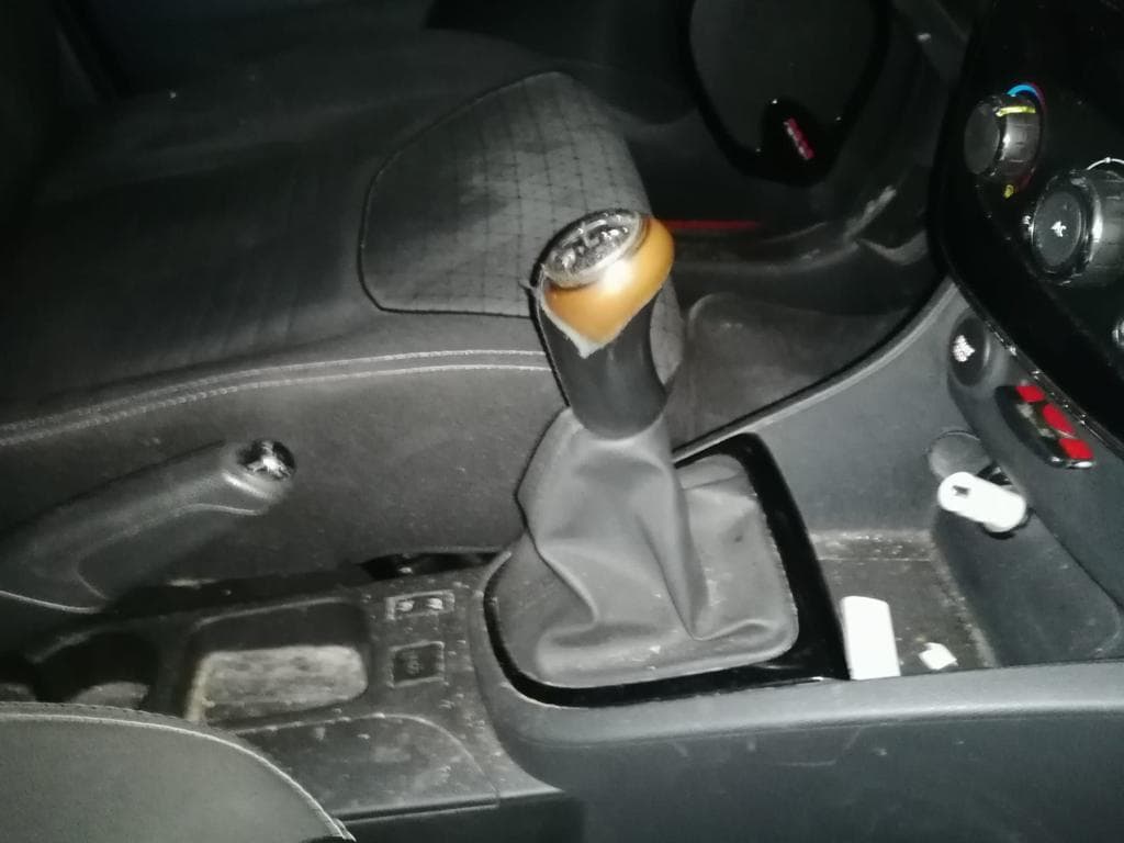 Renault Clio 1.5DCI · Ano 2013 — imagem 25