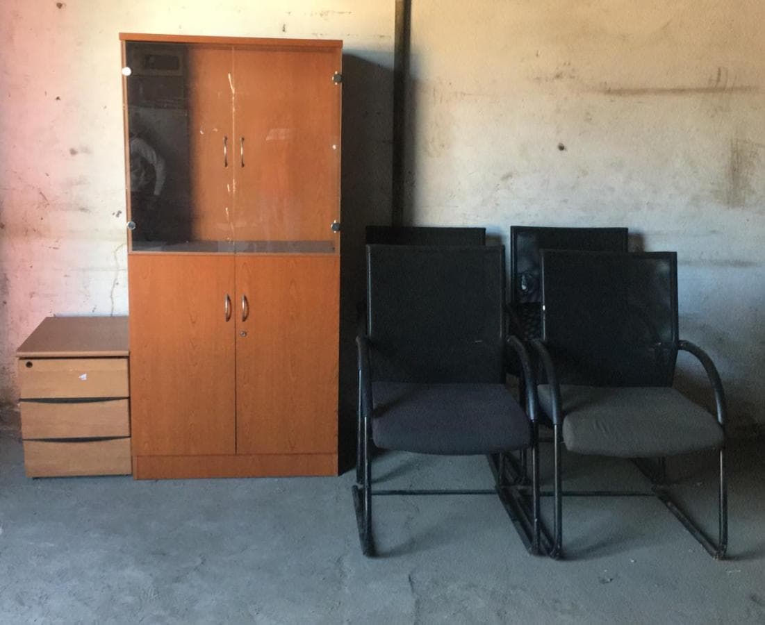 Mobilier de bureau · — image 1
