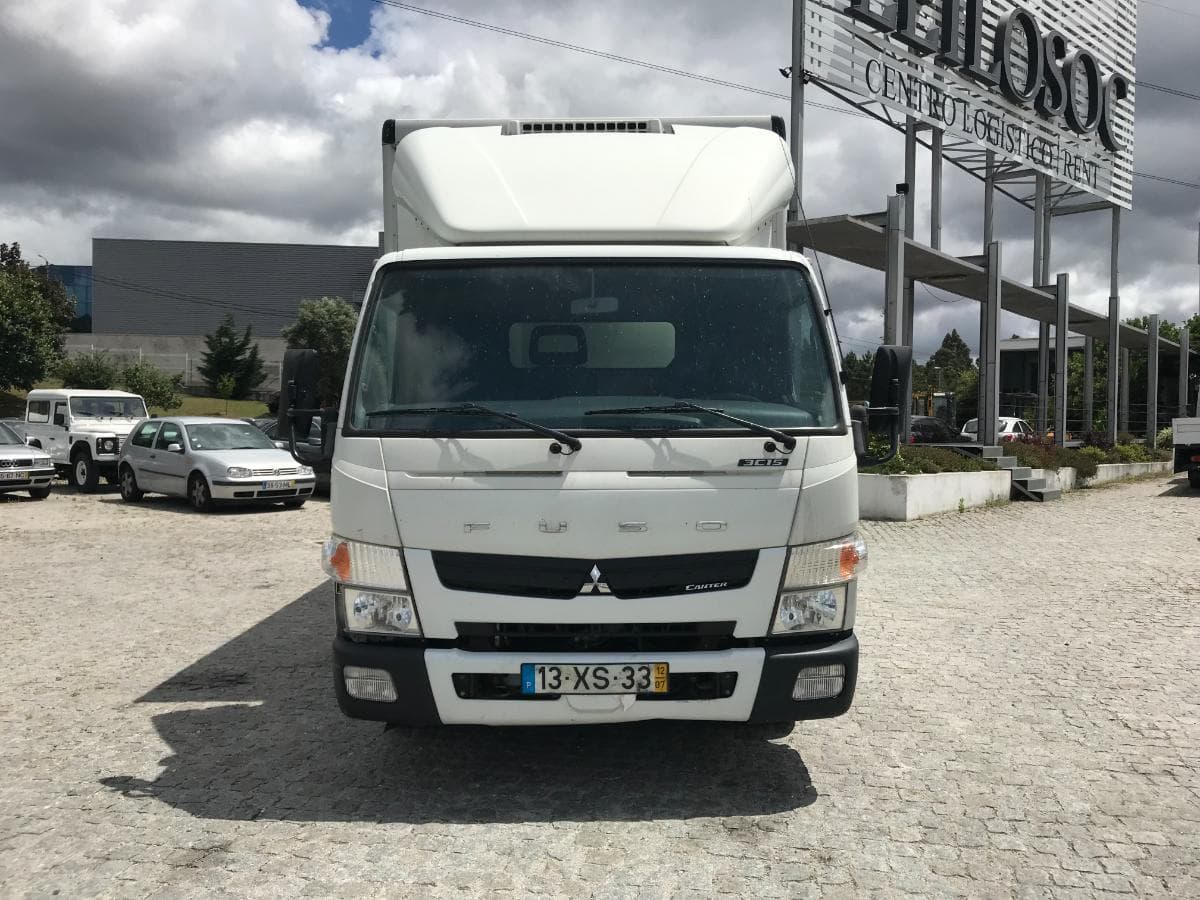 Mitsubishi Canter · Ano 2012 — imagem 2