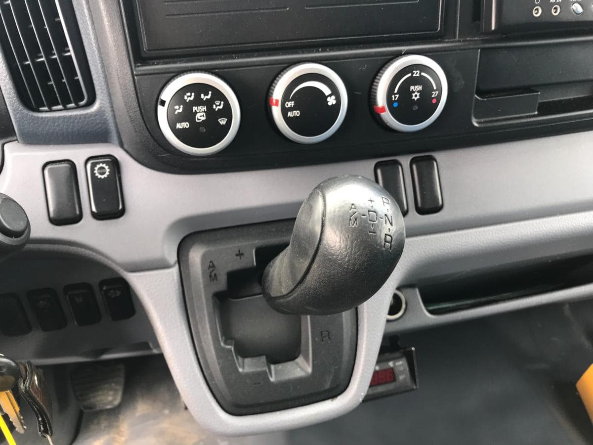 Mitsubishi Canter · Ano 2012 — imagem 25