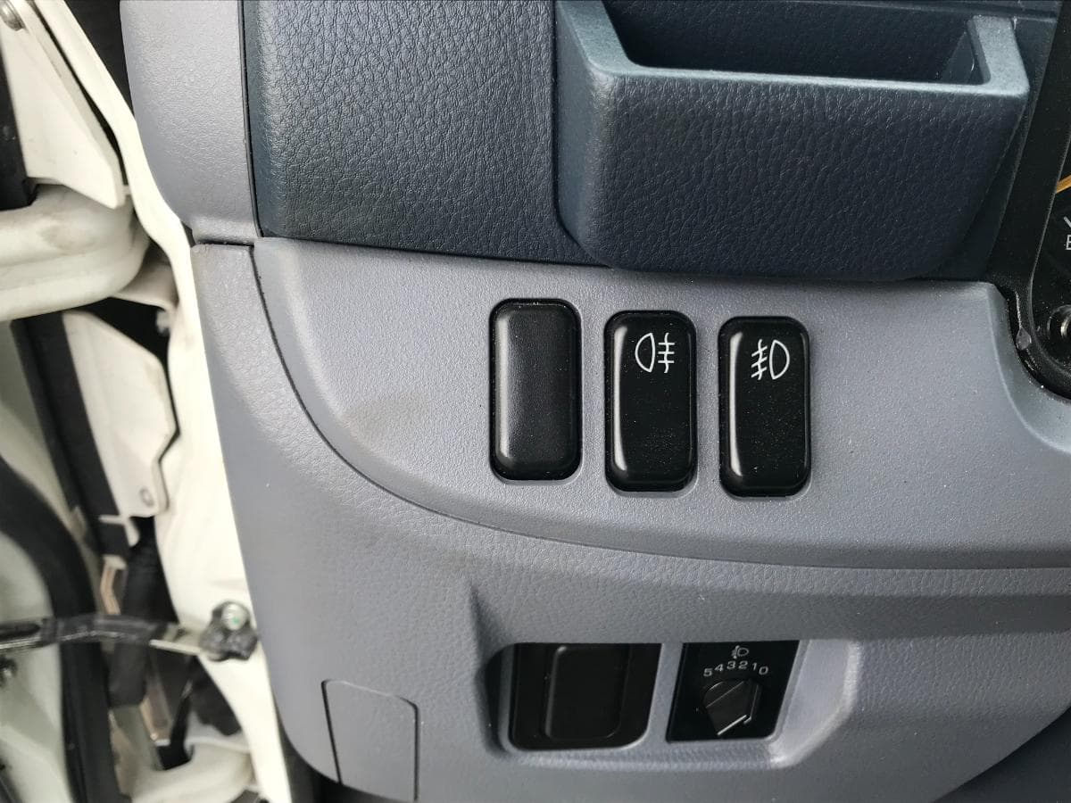 Mitsubishi Canter · Ano 2012 — imagem 27