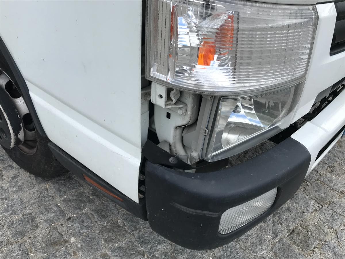 Mitsubishi Canter · Ano 2012 — imagem 16