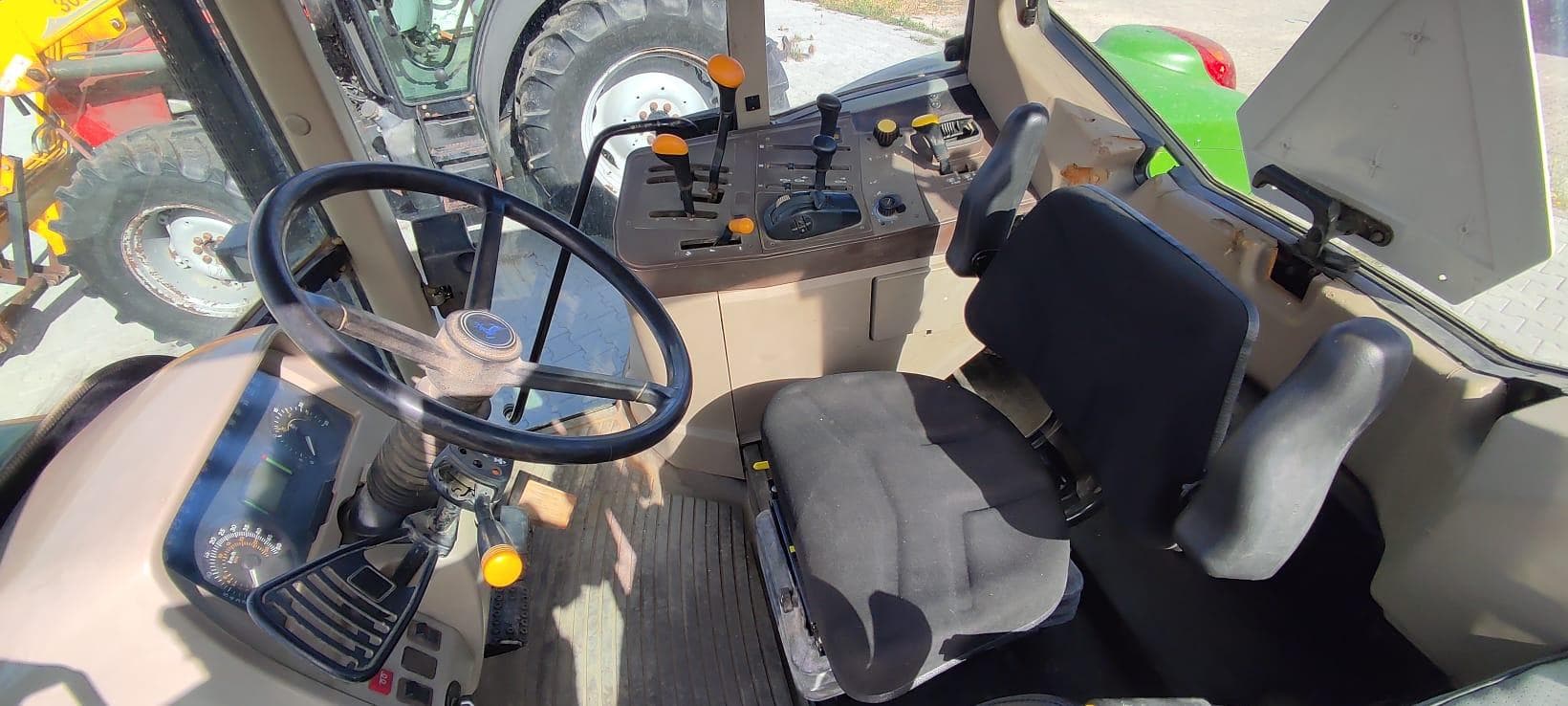 Trator John Deere 6220 — imagem 5