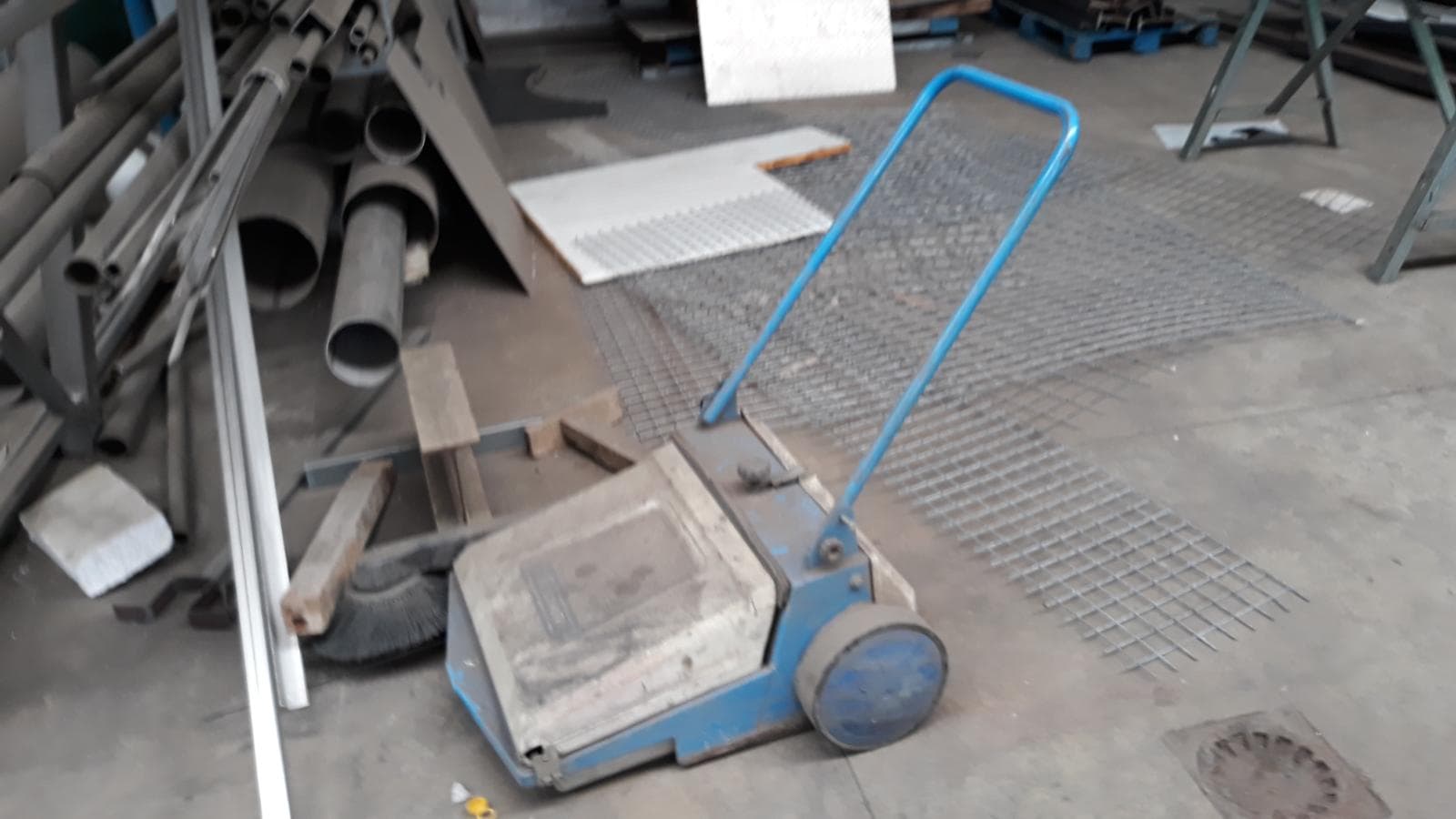 Aparelho de soldar · Vassoura — imagem 4