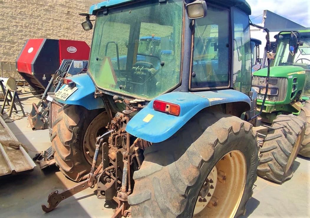 Trator New Holland TL 100 — imagem 3