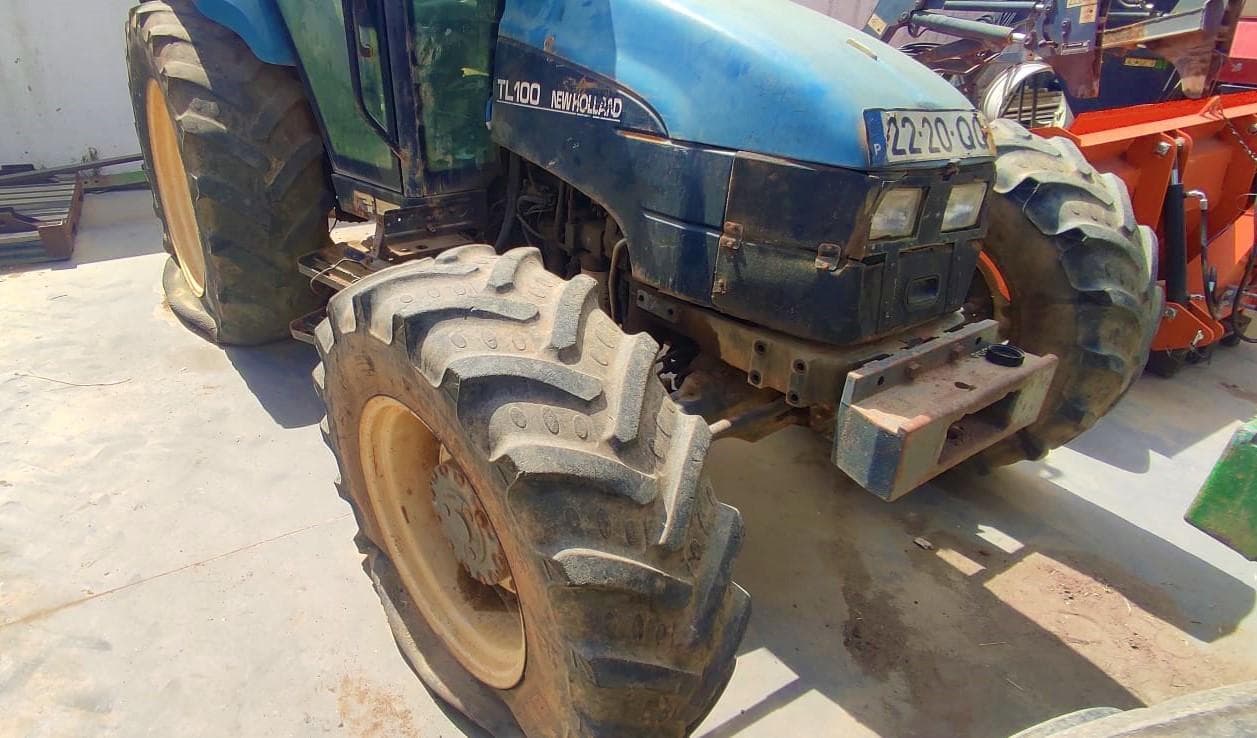 Trator New Holland TL 100 — imagem 2