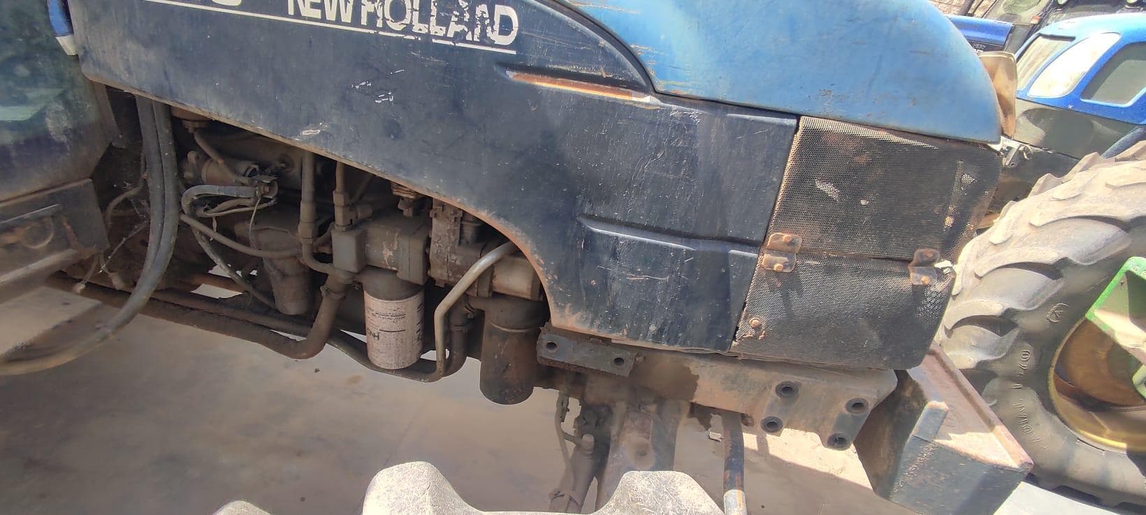 Trator New Holland TL 100 — imagem 5