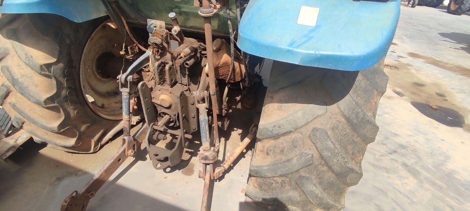 Trator New Holland TL 100 — imagem 4