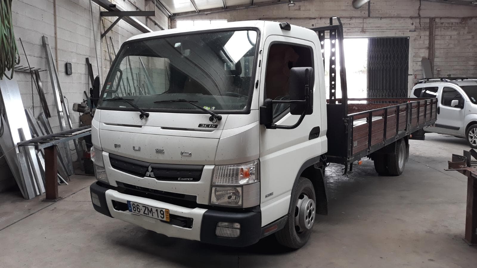 Mitsubishi Canter — imagen 1