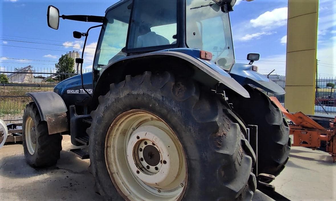 Trator New Holland TM150 — imagen 3