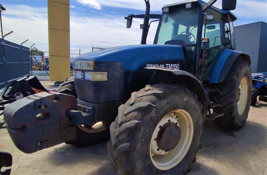 Trator New Holland TM150 — imagen 1