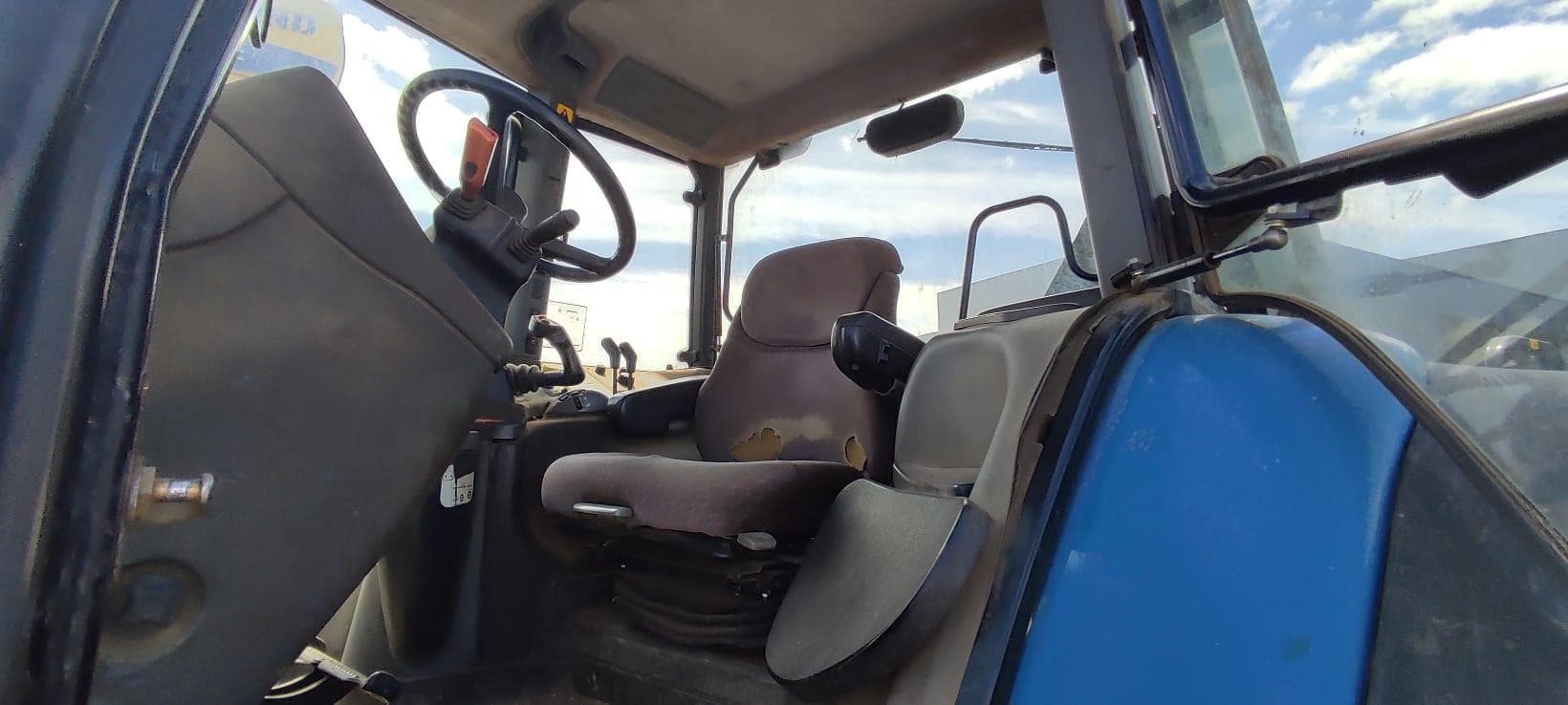 Trator New Holland TM150 — imagen 5