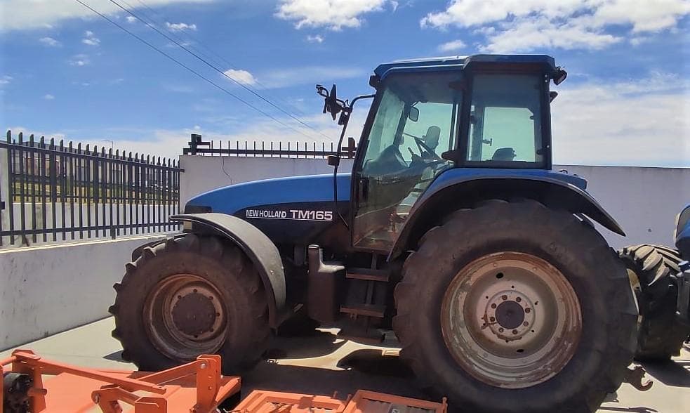 Trator New Holland TM165 · Beja — imagem 3