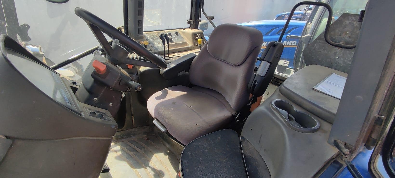 Trator New Holland TM165 · Beja — imagem 5