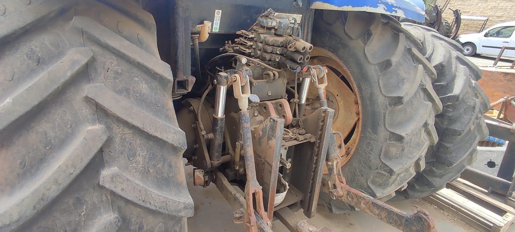 Trator New Holland 6030 — imagem 4
