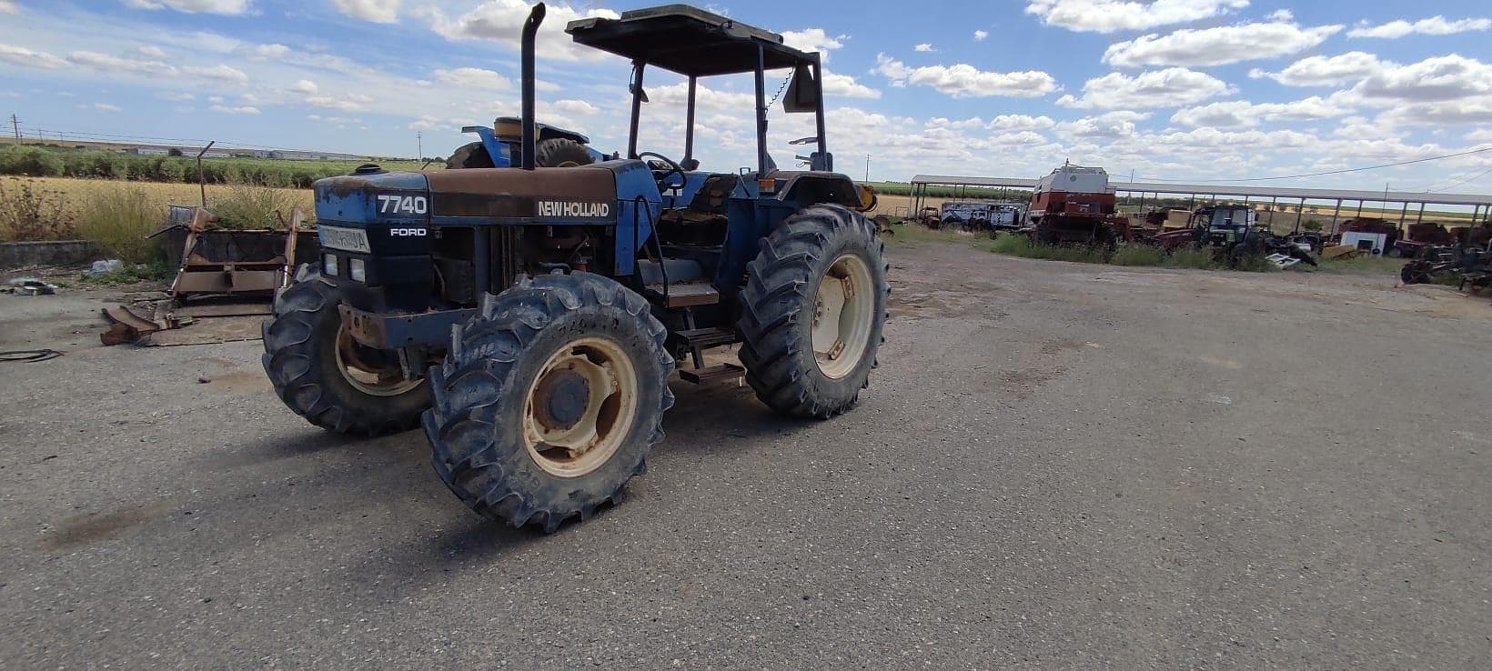 Trator Ford New Holland 7740 — imagem 2