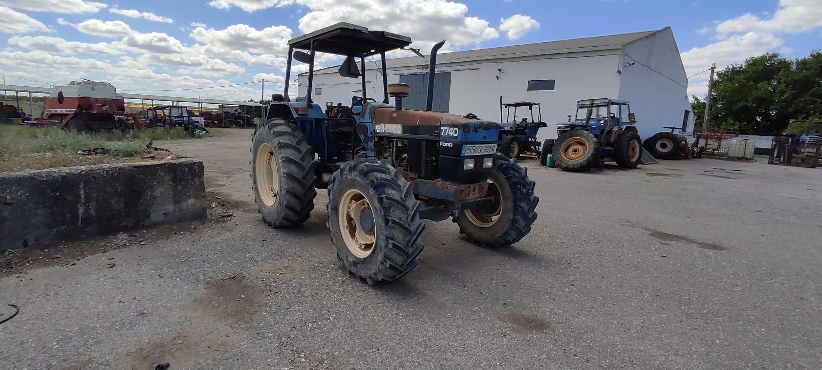 Trator Ford New Holland 7740 — imagem 1