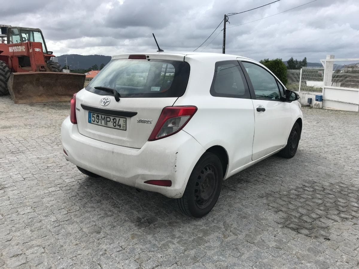 Toyota Yaris 1.4D · Ano 2012 — imagem 6