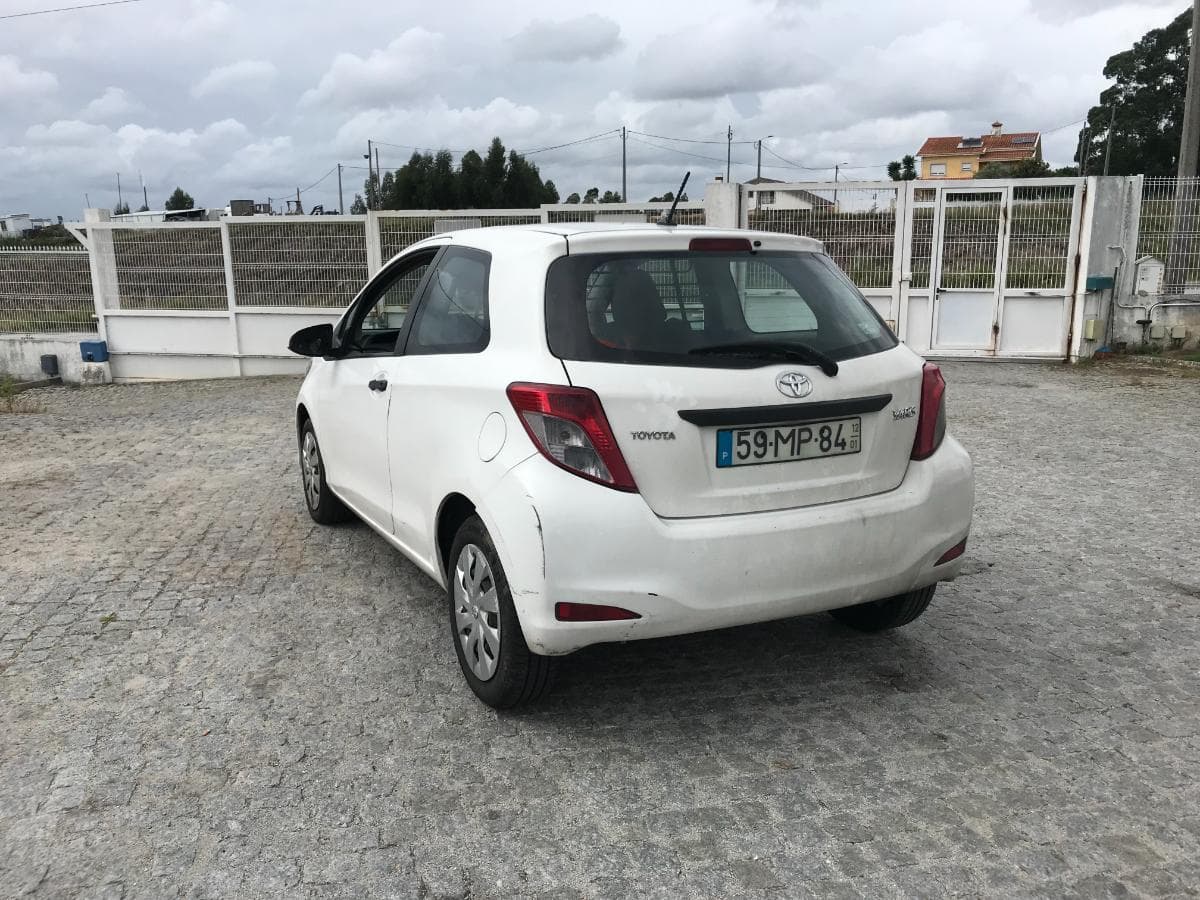 Toyota Yaris 1.4D · Ano 2012 — imagem 10