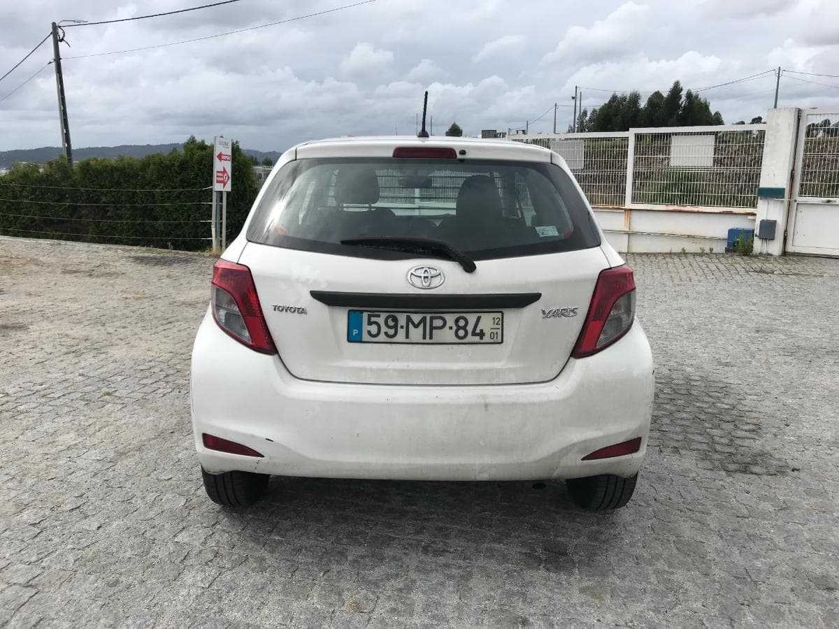 Toyota Yaris 1.4D · Ano 2012 — imagem 7