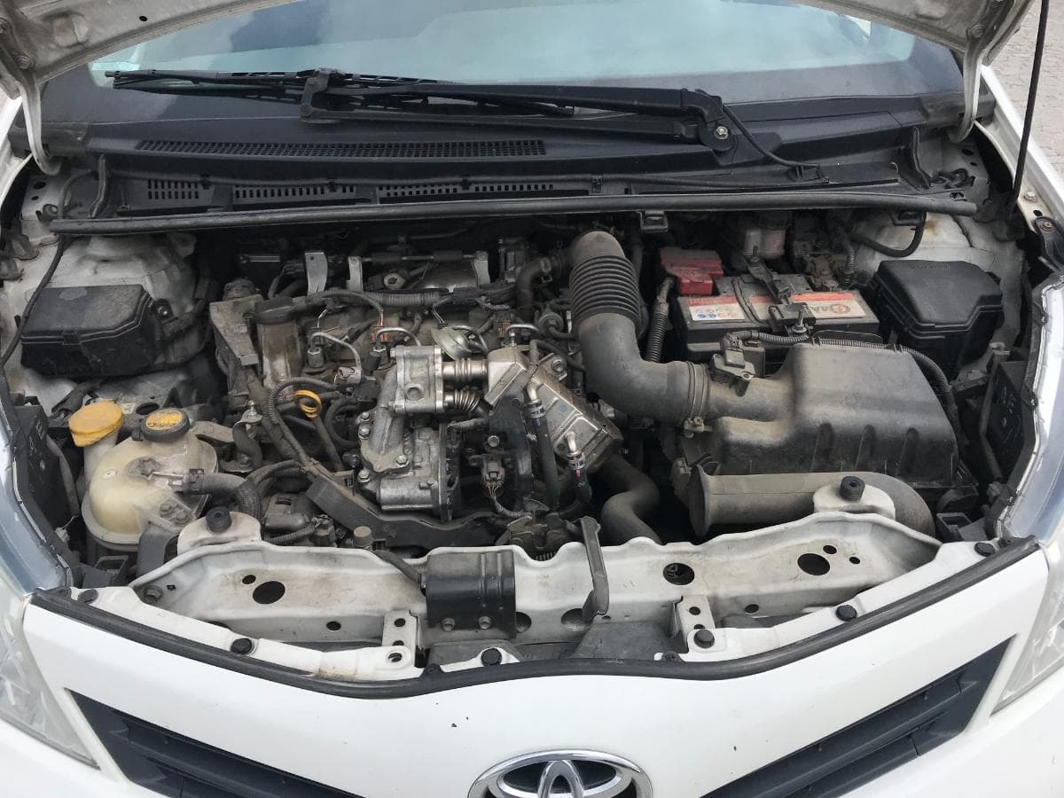 Toyota Yaris 1.4D · Ano 2012 — imagem 3