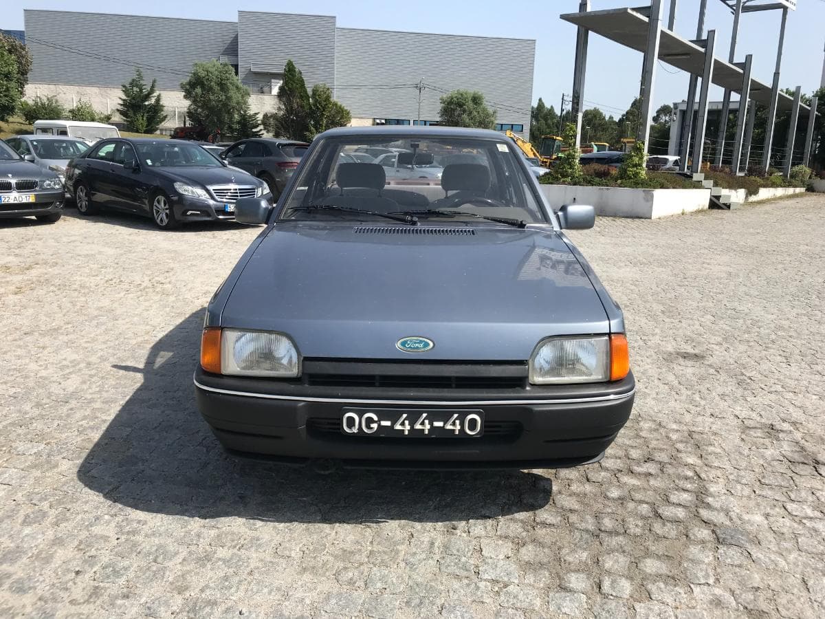 Ford Orion 1.4 · Ano 1988 — image 2