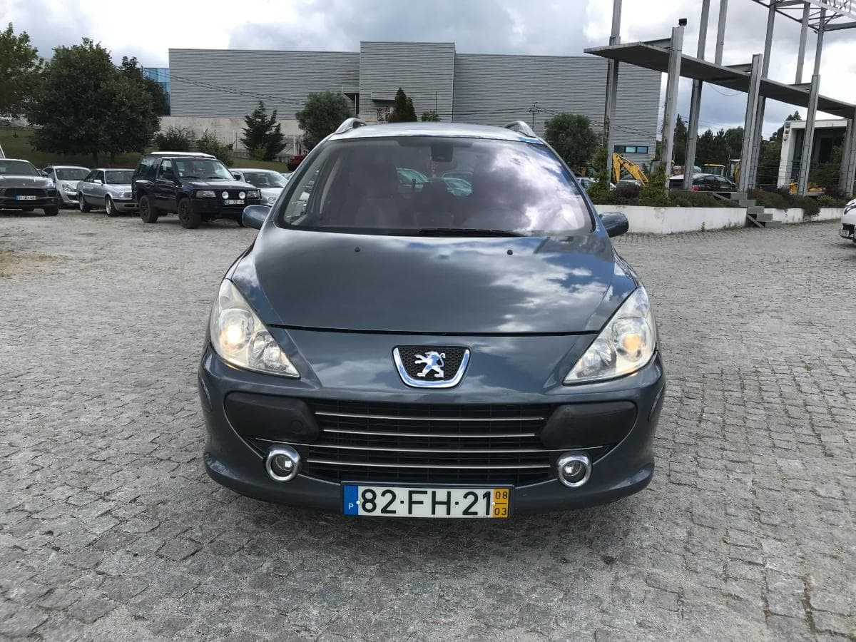 Peugeot 307 SW 1.6HDI · Ano 2008 — imagen 2