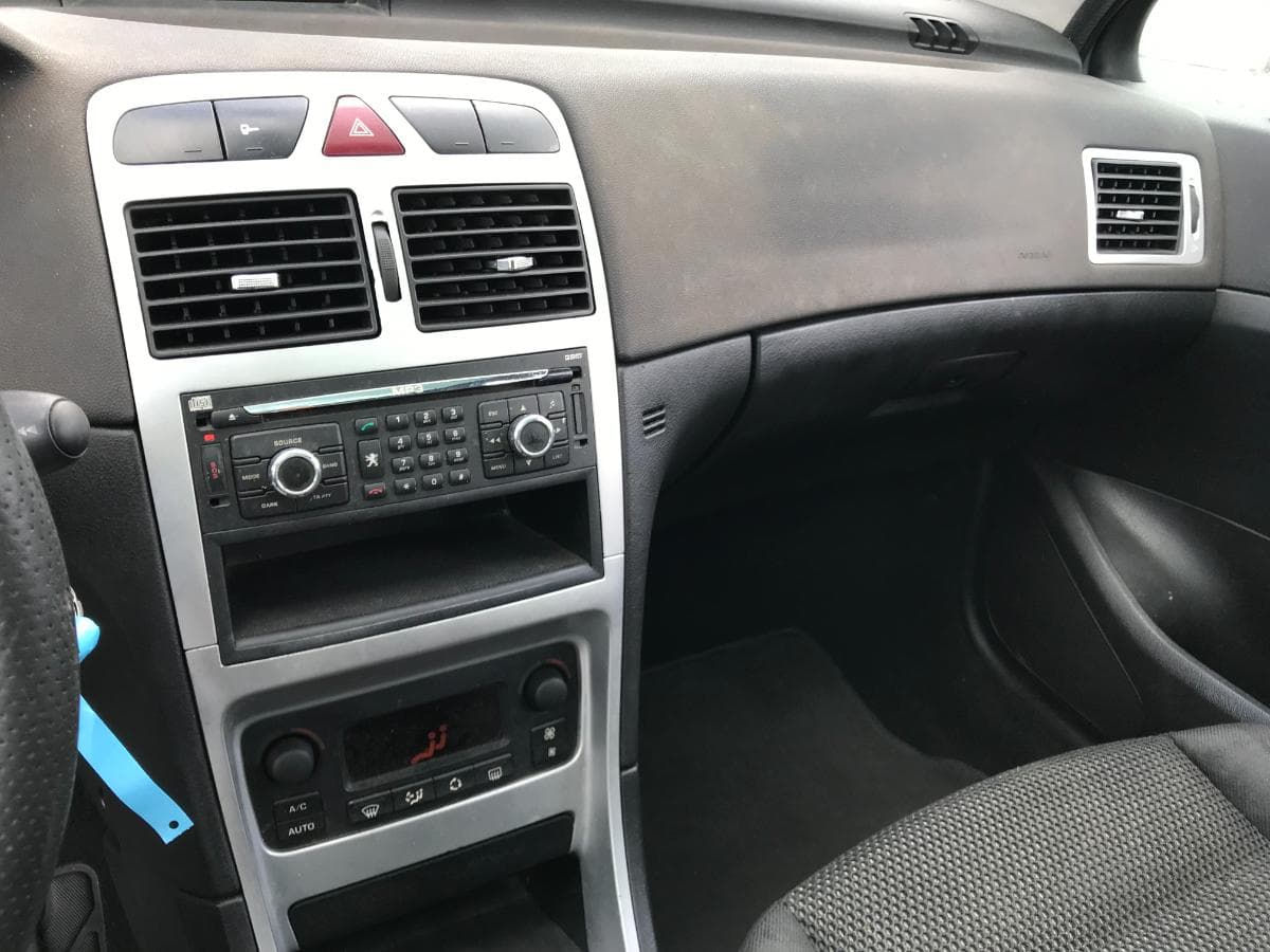 Peugeot 307 SW 1.6HDI · Ano 2008 — imagen 20