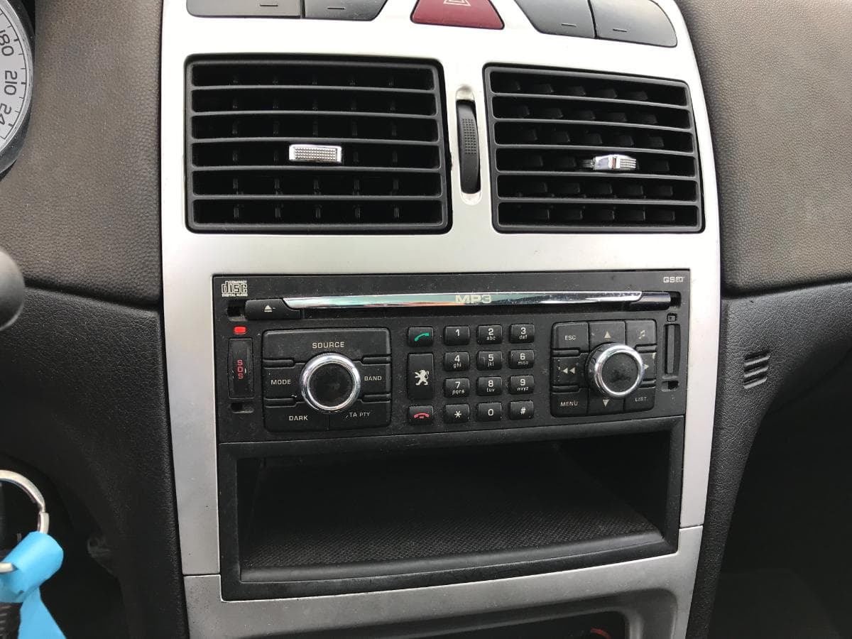 Peugeot 307 SW 1.6HDI · Ano 2008 — imagen 23