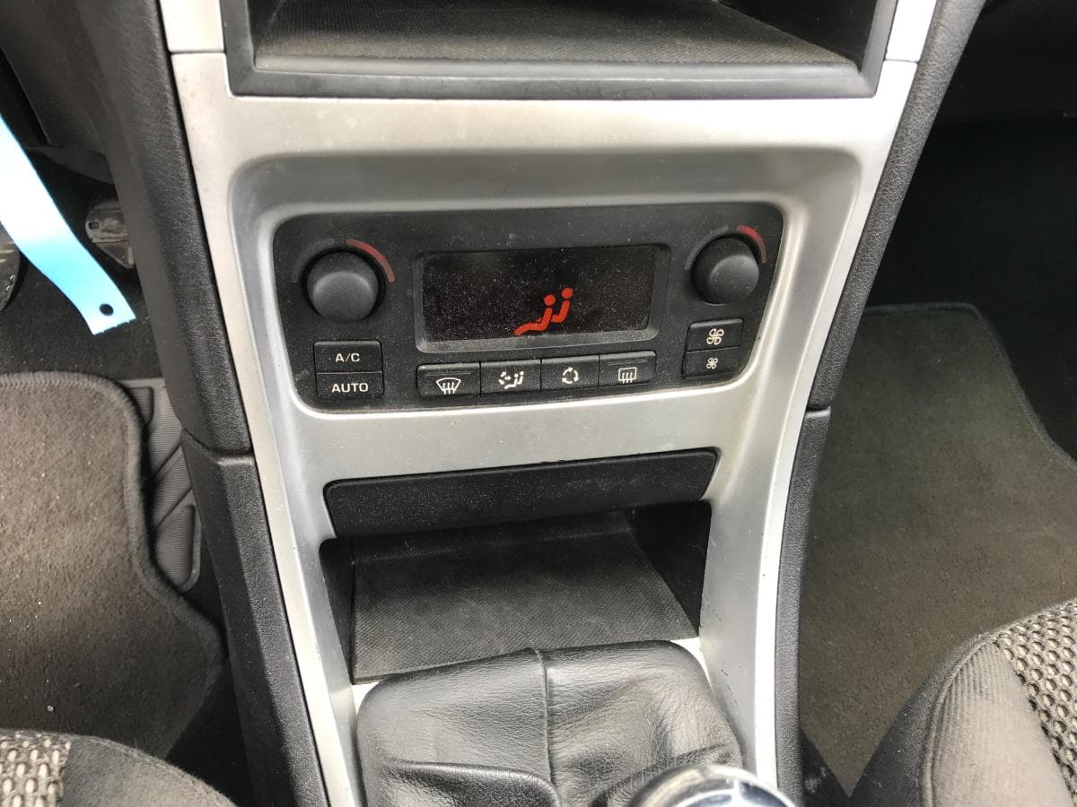 Peugeot 307 SW 1.6HDI · Ano 2008 — imagen 24