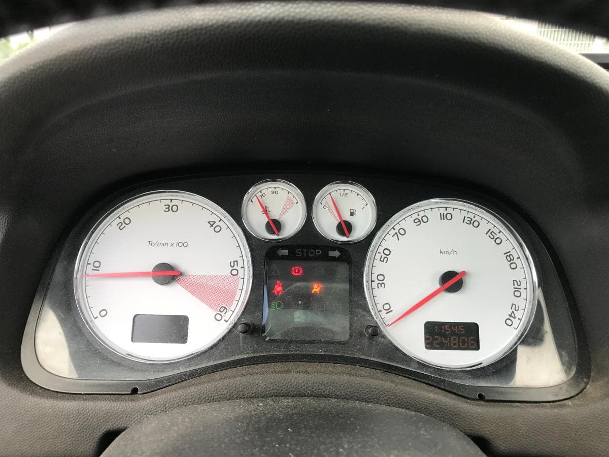 Peugeot 307 SW 1.6HDI · Ano 2008 — imagen 22